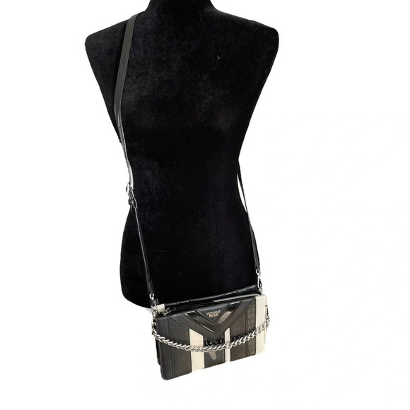 Victorias Secret Python Stripe Black White Crossbody Clutch Purse Chain - Picture 3 of 16